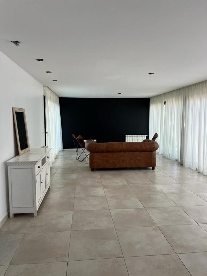se alquila casa familiar en fincas de hudsom