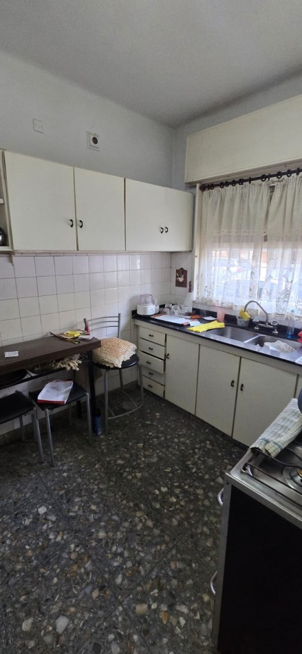 se alquila casa familiar- comercial