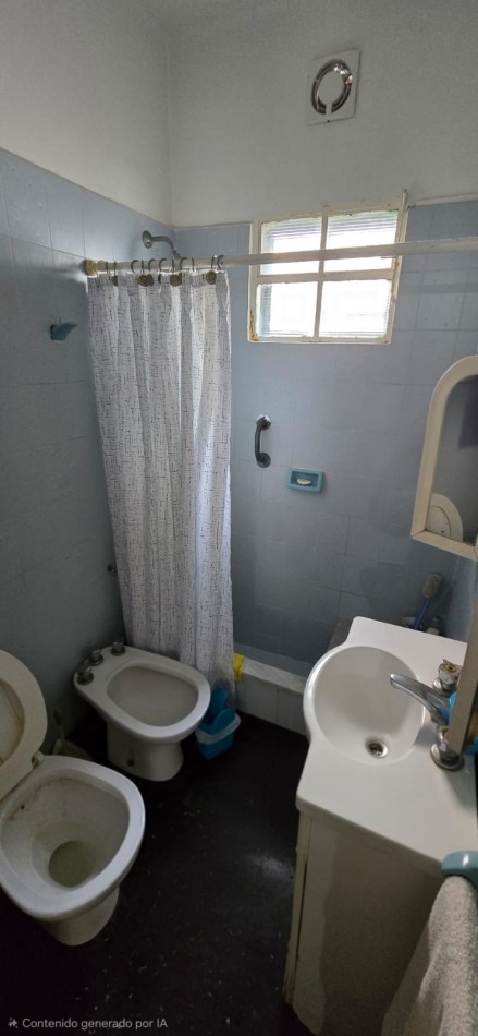 se alquila casa familiar- comercial