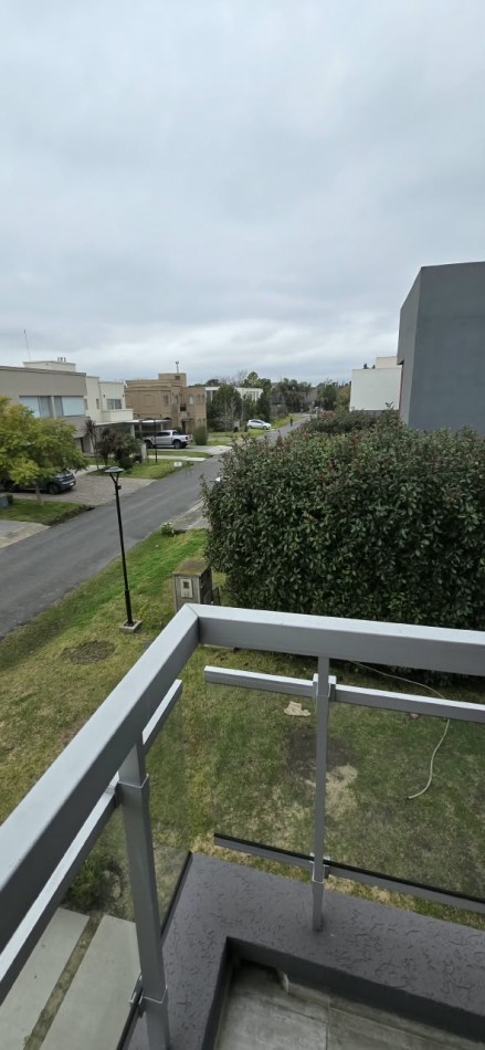 Se alquila propiedad en Barrio los troncos 