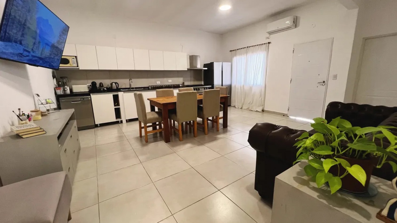 VENTA DE CASA + LOCAL EN FLORENCIO VARELA CENTRO