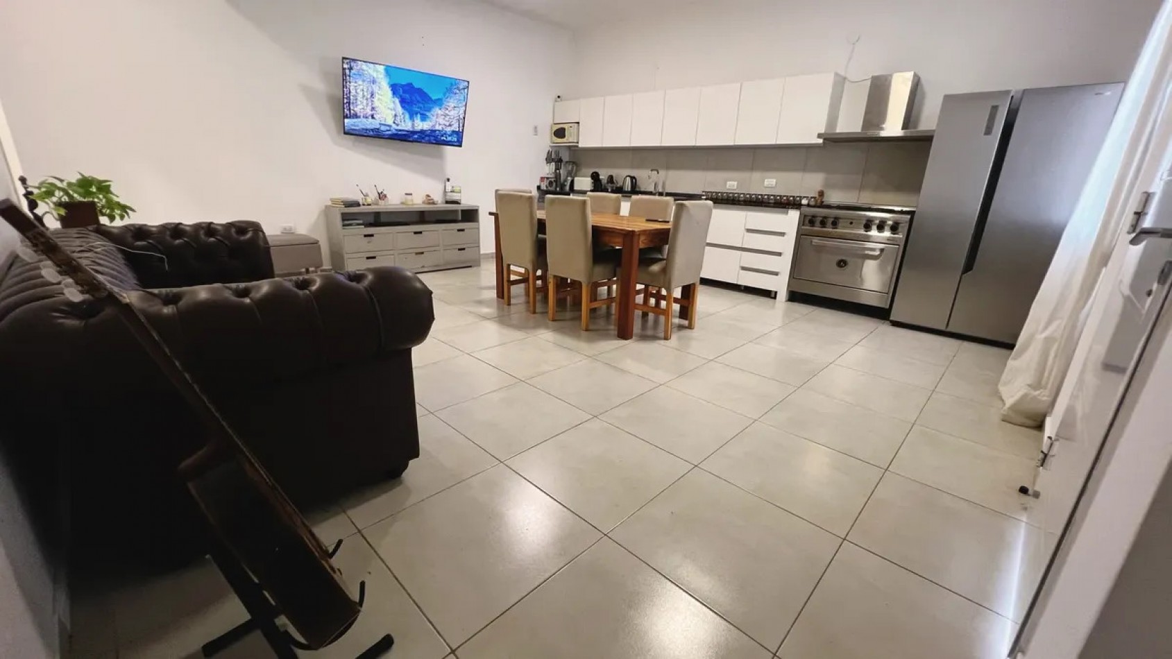 VENTA DE CASA + LOCAL EN FLORENCIO VARELA CENTRO
