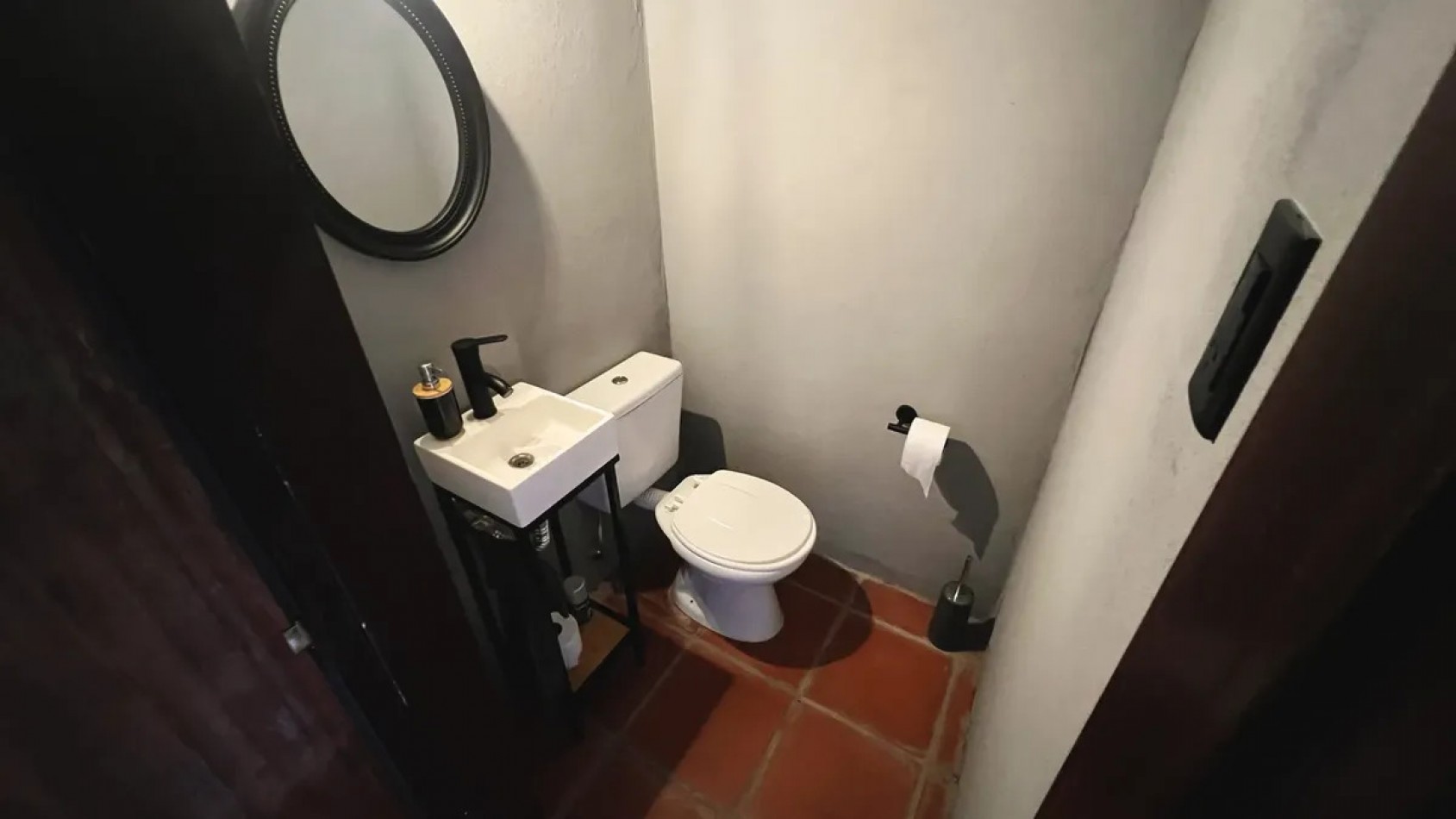 VENTA DE CASA + LOCAL EN FLORENCIO VARELA CENTRO