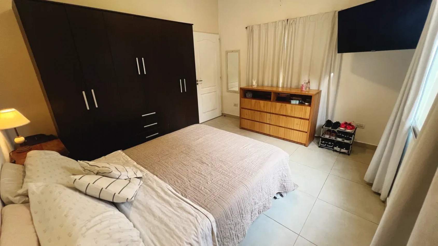 VENTA DE CASA + LOCAL EN FLORENCIO VARELA CENTRO