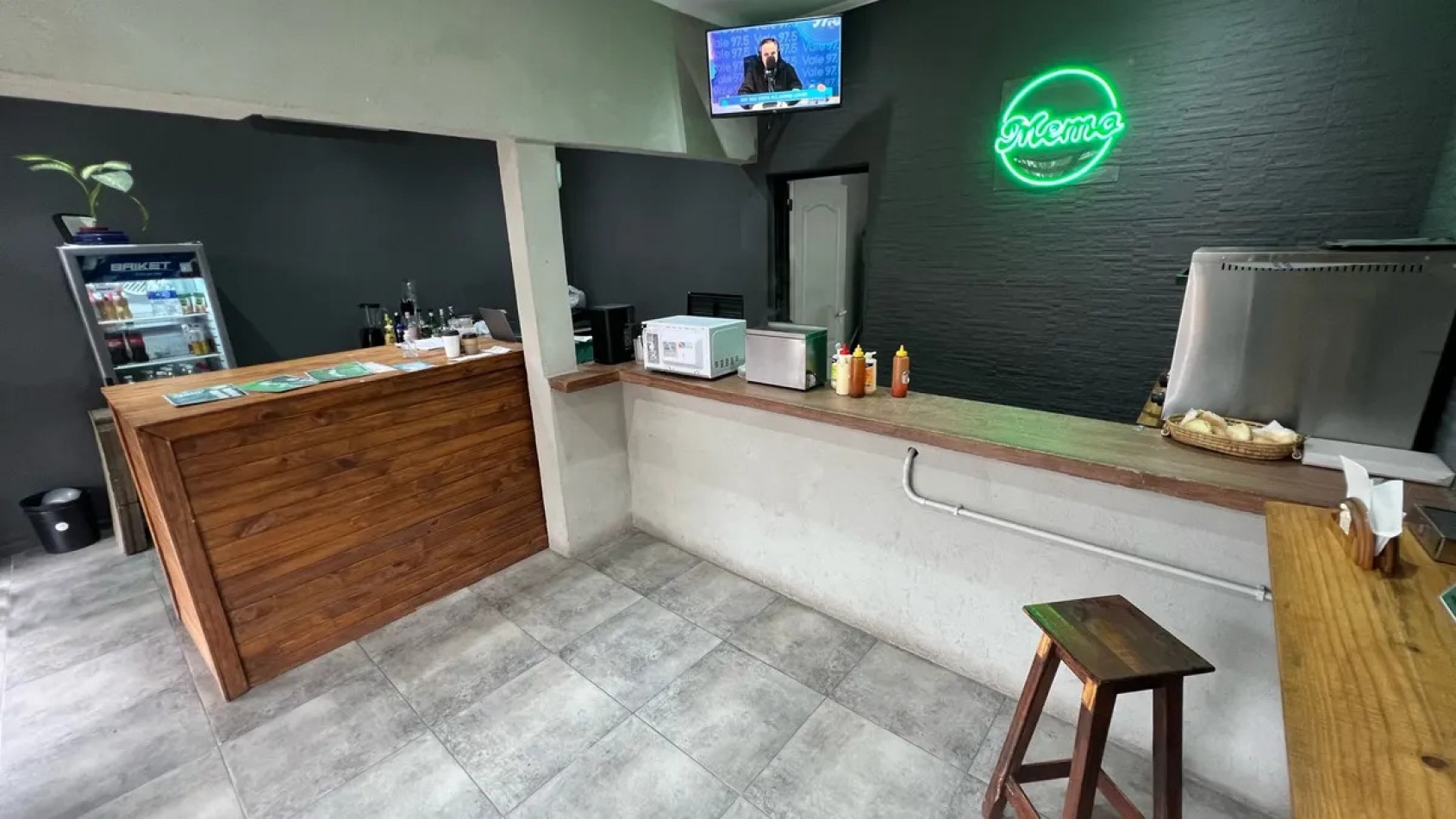 VENTA DE CASA + LOCAL EN FLORENCIO VARELA CENTRO