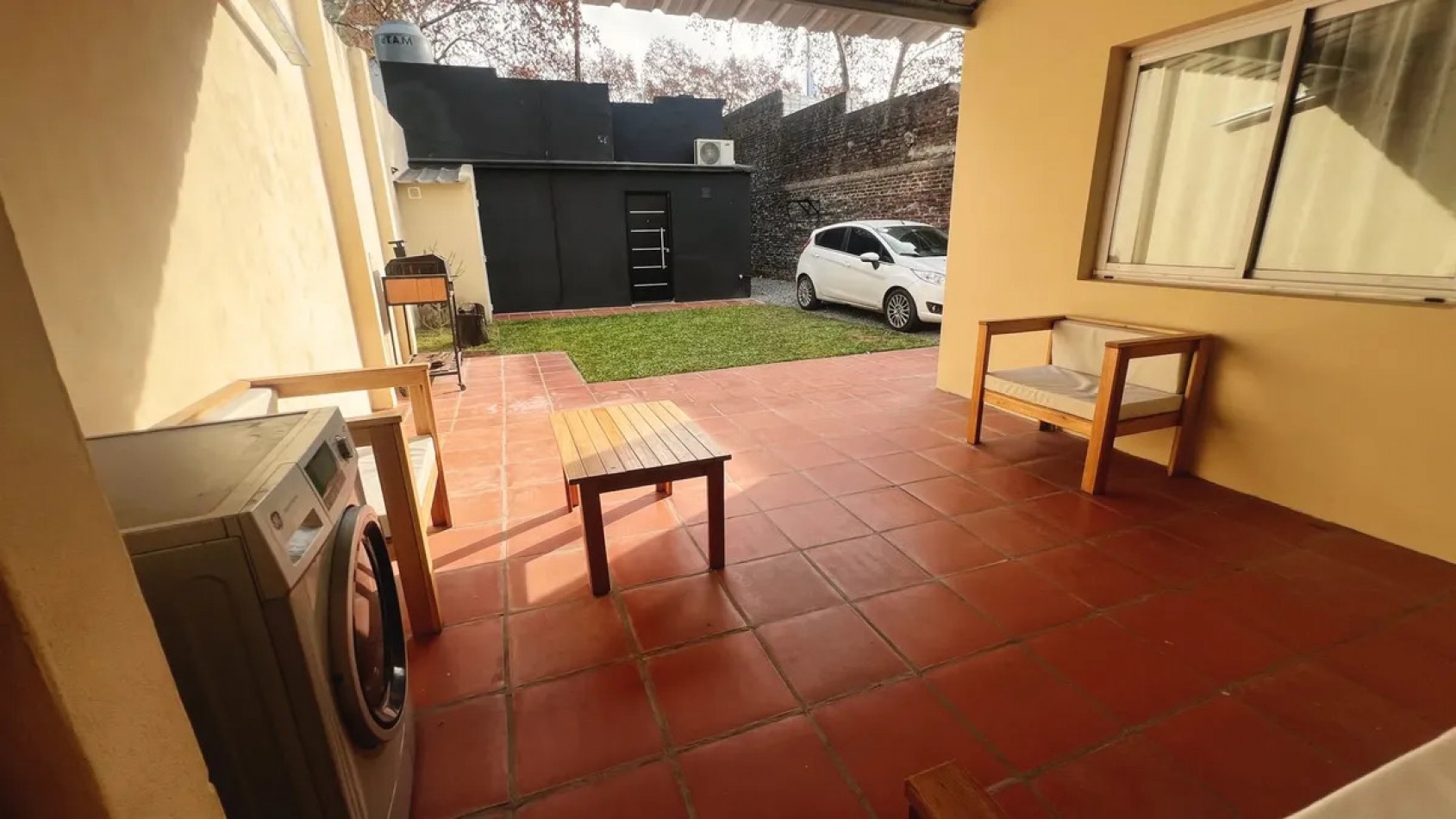 VENTA DE CASA + LOCAL EN FLORENCIO VARELA CENTRO