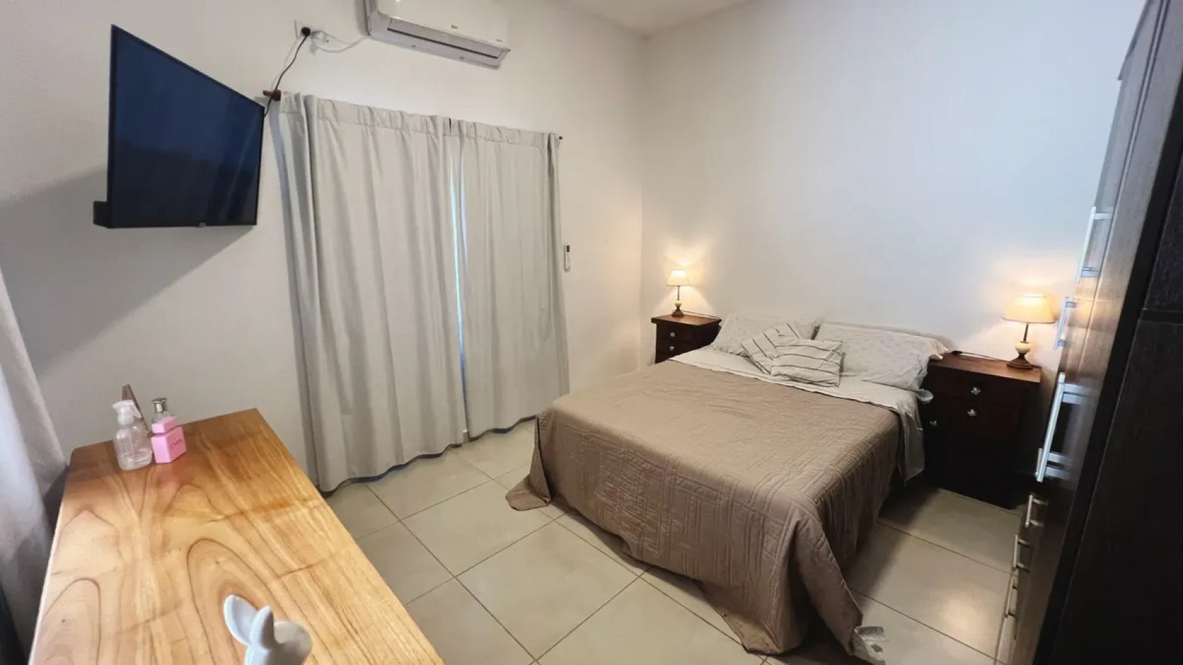 VENTA DE CASA + LOCAL EN FLORENCIO VARELA CENTRO