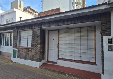 se alquila casa familiar- comercial